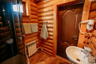 Гостиница Надежда Миллерово Стандартный трехместный номер-8