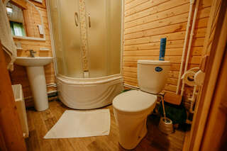 Гостиница Надежда Миллерово Классический четырехместный номер-5