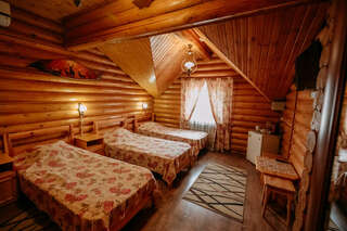 Гостиница Надежда Миллерово Трехместный номер с 3-мя односпальными кроватями-1