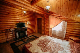 Гостиница Надежда Миллерово Стандартный четырехместный номер-8